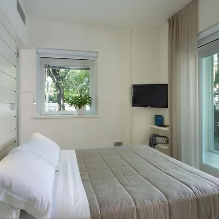 White Appart hôtel 3*